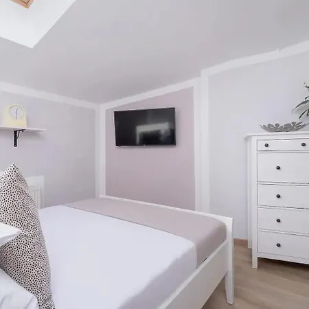 Pearl Dawn Oasis For 5 - 3Br - Krakow Center